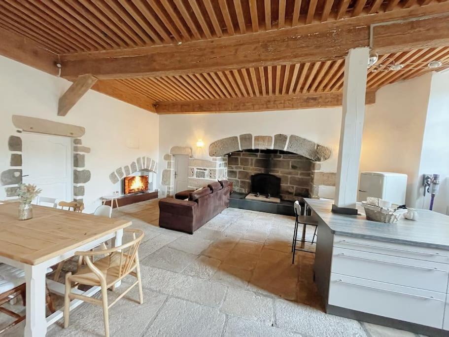 Logis Du Chandelier Le Puy-en-Velay Eksteriør bilde