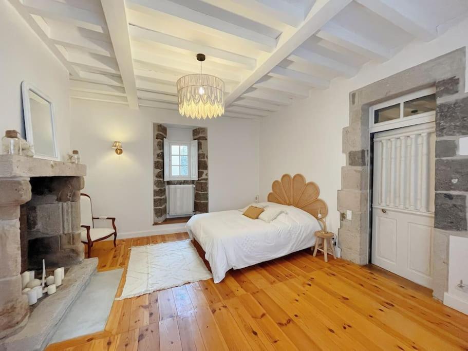 Logis Du Chandelier Le Puy-en-Velay Eksteriør bilde